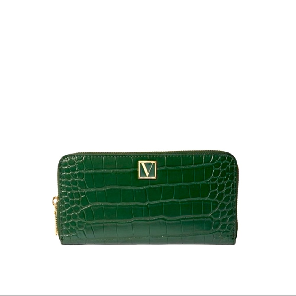 EUC Victoria’s Secret Embossed Green Croc Wallet with gold tone hardware